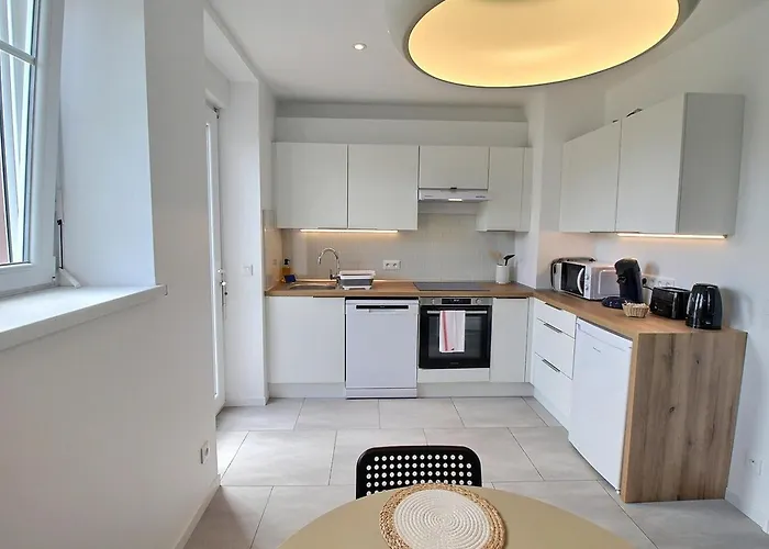 Renove A Avec Jardin Et Terrasse - Fr-1-722-11 *