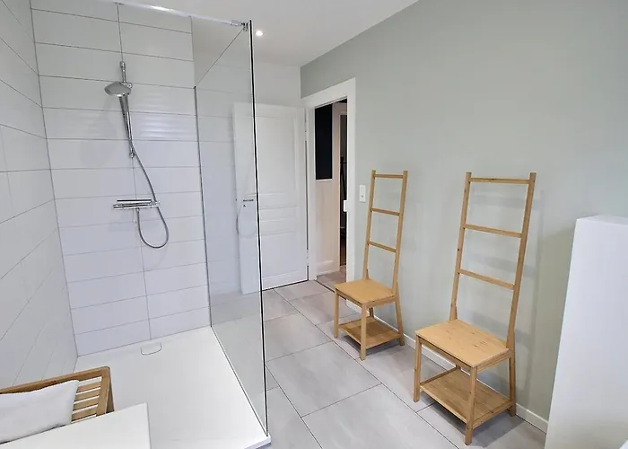 Renove A Avec Jardin Et Terrasse - Fr-1-722-11 דירה *